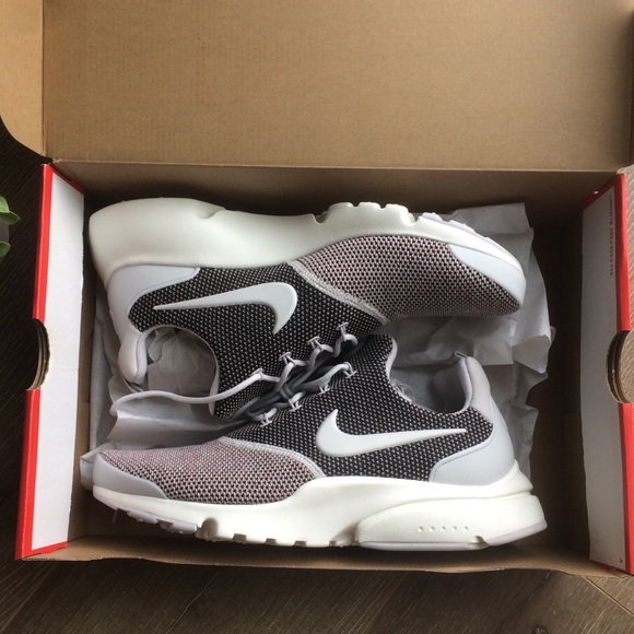 Nike Shoes - NWT 🍬Nike Presto Fly